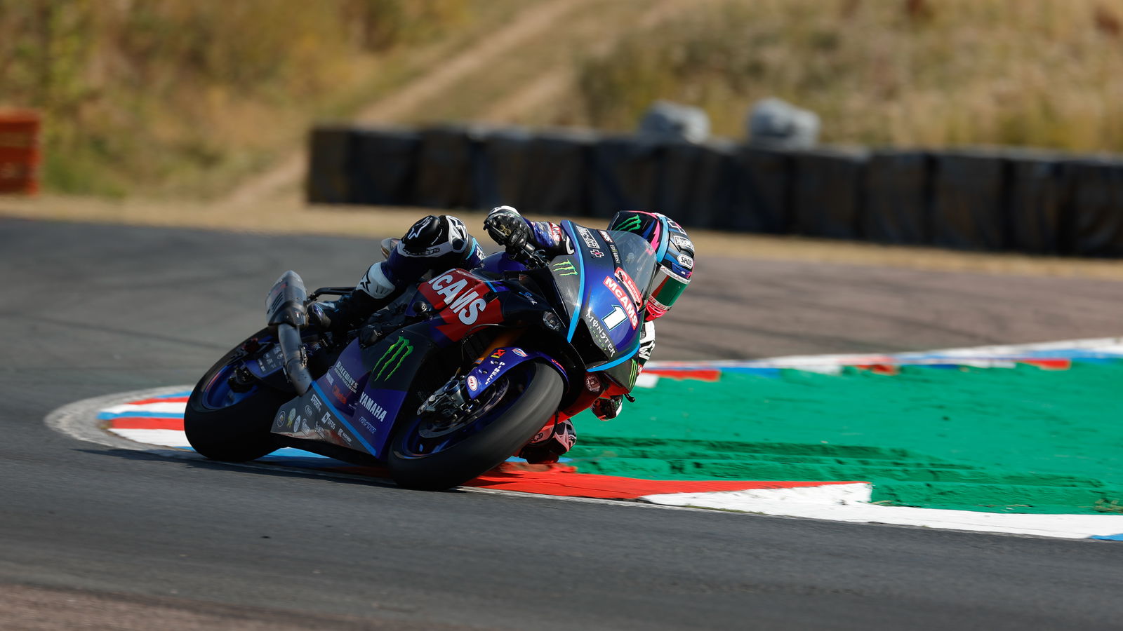British Superbikes: Mackenzie shows O’Halloran is beatable at Thruxton